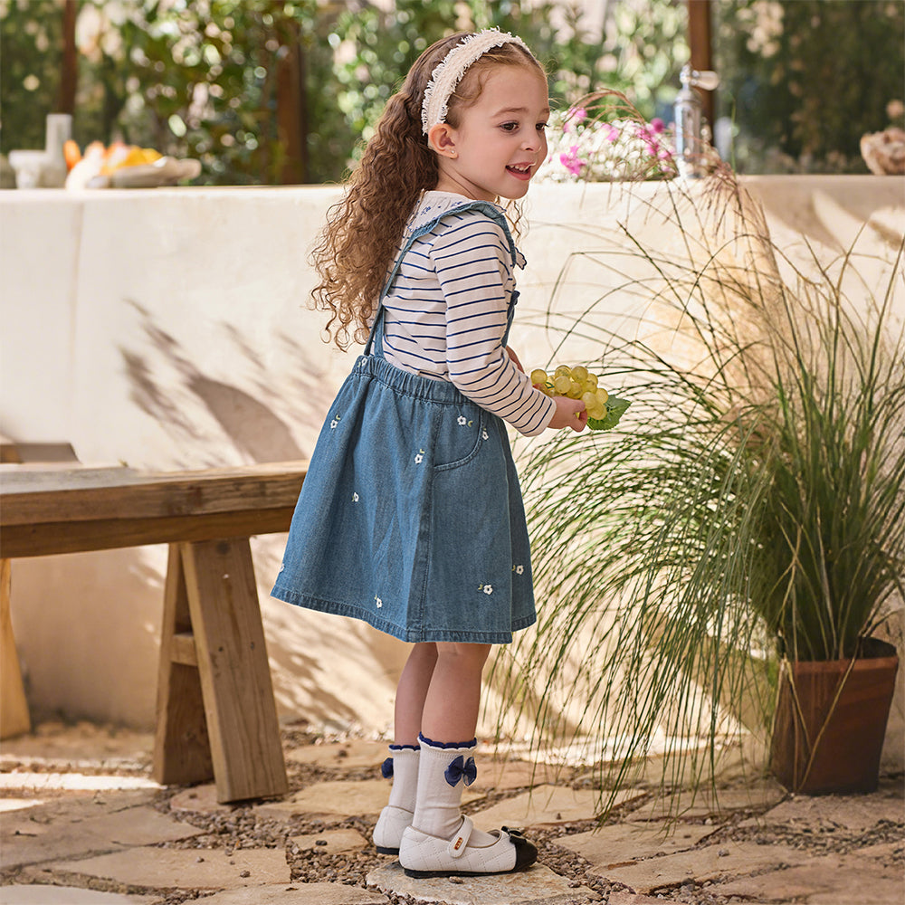 فستان بنات برباط من الجينز الأزرق مع تطريز زهور - فستان برباط قطني قابل للتعديل