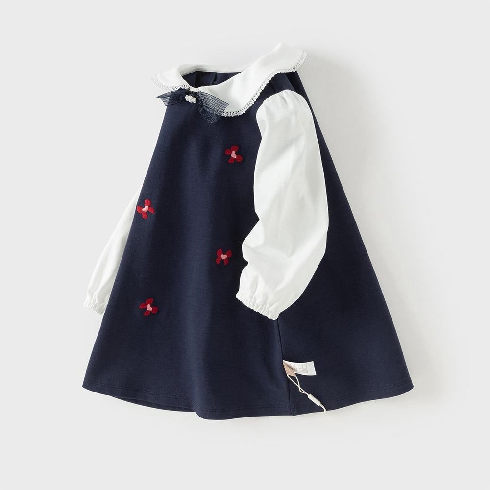 فستان بنات طويل الأكمام باللون الكحلي مع زينة فراشة من التول قابلة للإزالة