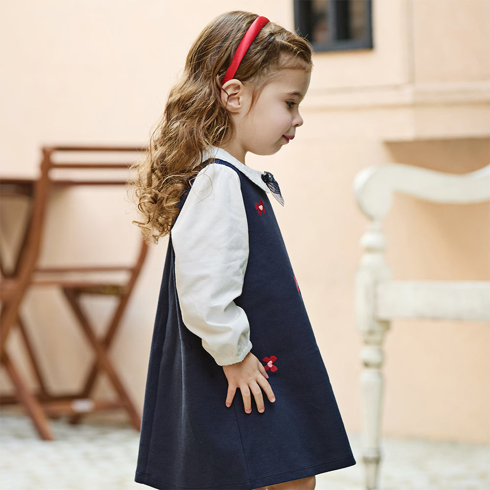 فستان بنات طويل الأكمام باللون الكحلي مع زينة فراشة من التول قابلة للإزالة