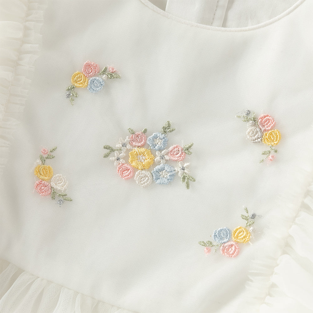 فستان بنات طويل الأكمام من التول باللون البيج مزين بتطريز الزهور، أسلوب أميرة