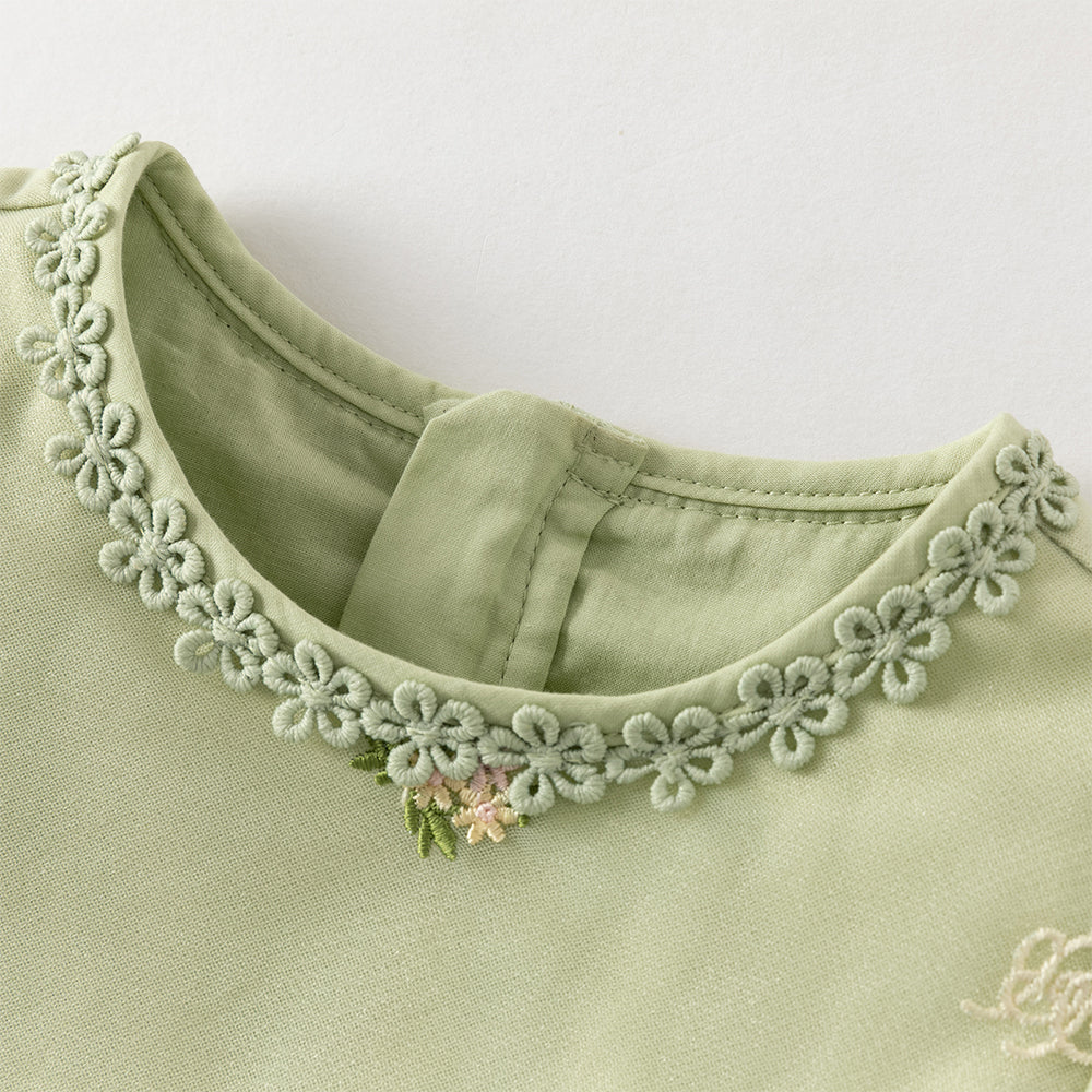 فستان أميرة بناتي من التول بأكمام طويلة باللون الأخضر بتصميم أنيق وتطريز راقٍ