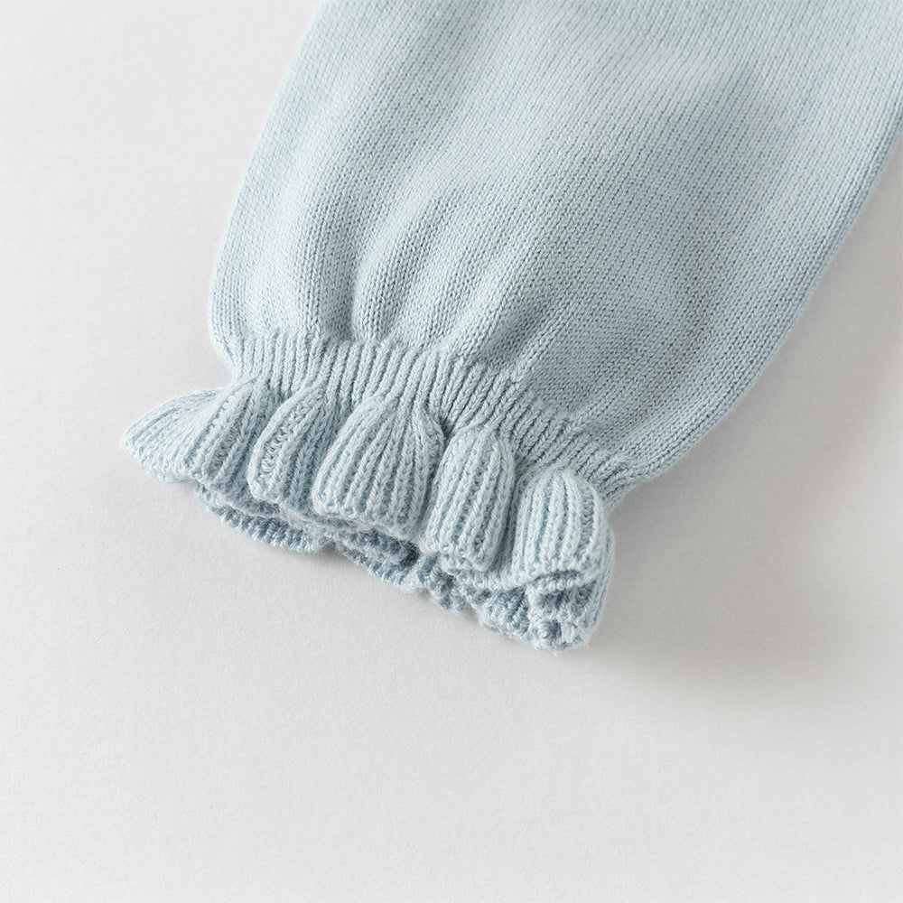 فستان بناتي طويل الأكمام بلون أزرق فاتح من قماش محبوك، بتنورة تول بأسلوب أميرة مزينة بزنبق الوادي