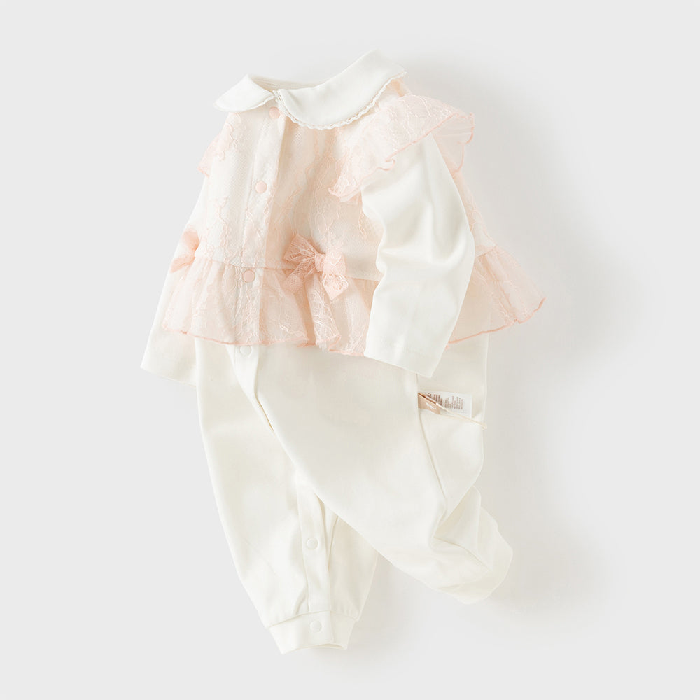 رومبر قطن أبيض للبنات مع تغطية دانتيل وردية - رومبر بياقة بيتر بان وحواف متدرجة مع أزرار كاملة