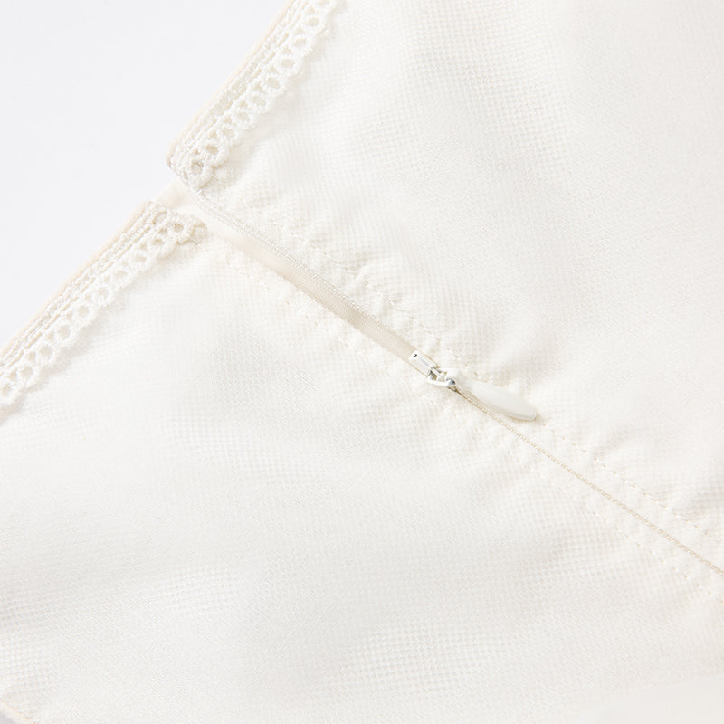 فستان صيفي للفتيات الصغيرات باللون الأبيض بدون أكمام من قماش شبكي على طراز الأميرة