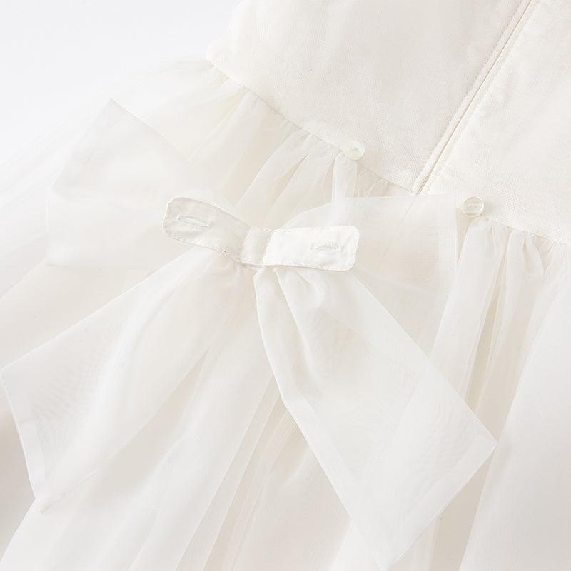 فستان صيفي للفتيات الصغيرات باللون الأبيض بدون أكمام من قماش شبكي على طراز الأميرة