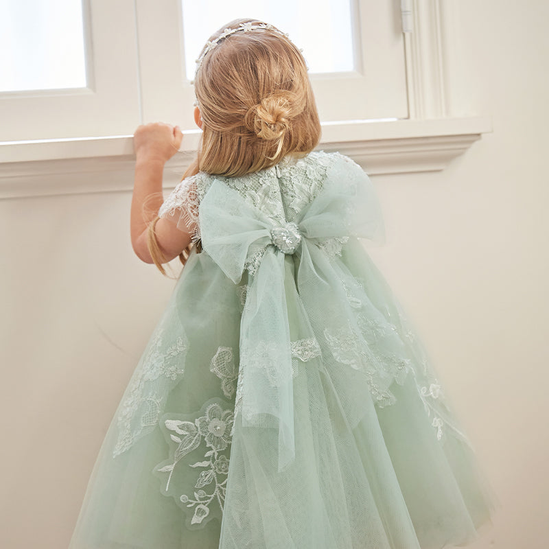 فستان صيفي للبنات باللون الأخضر من التول مع دانتيل مطرز بتصميم فاخر