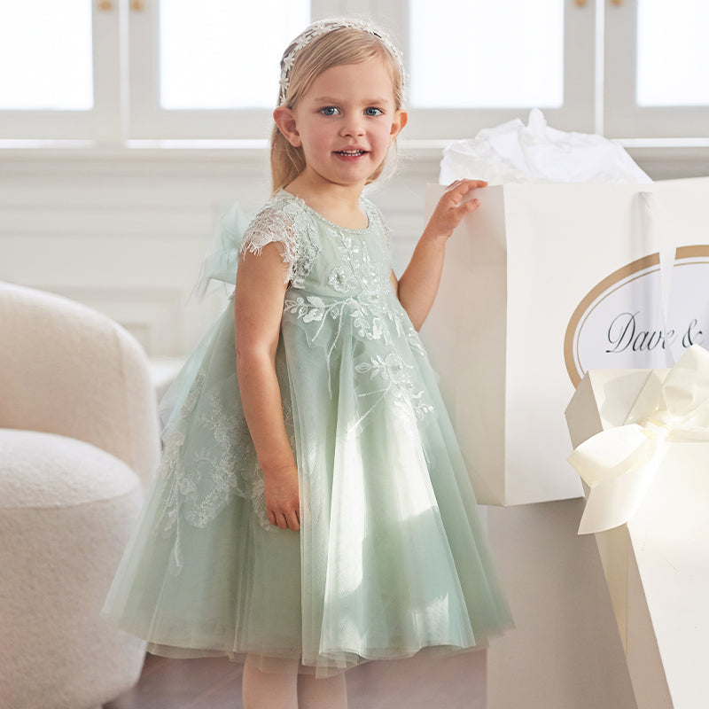 فستان صيفي للبنات باللون الأخضر من التول مع دانتيل مطرز بتصميم فاخر