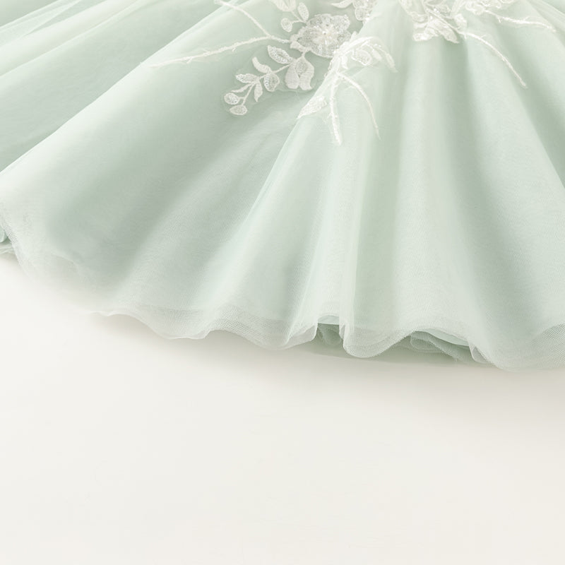 فستان صيفي للبنات باللون الأخضر من التول مع دانتيل مطرز بتصميم فاخر