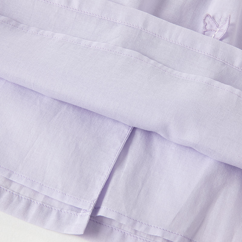 فستان بناتي صيفي بدون أكمام باللون البنفسجي الفاتح، بتصميم أميرة مزين بفراشات ثلاثية الأبعاد