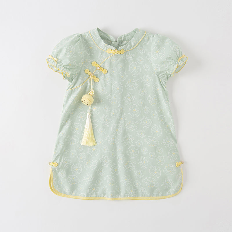 فستان بنات صيفي بطبعة اللوتس بأسلوب صيني عصري (يشمل زينة تدلي من الخيوط الصينية)