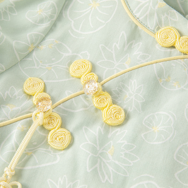 فستان بنات صيفي بطبعة اللوتس بأسلوب صيني عصري (يشمل زينة تدلي من الخيوط الصينية)