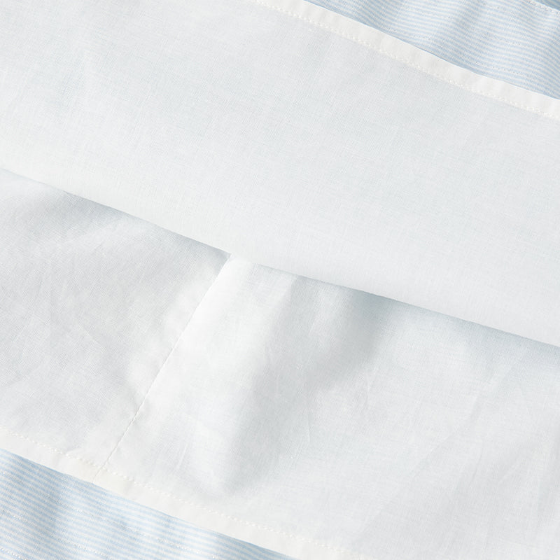 فستان بنات صيفي مخطط بالأزرق والأبيض بأسلوب أميرة، بأكمام منفوشة وإطلالة يومية