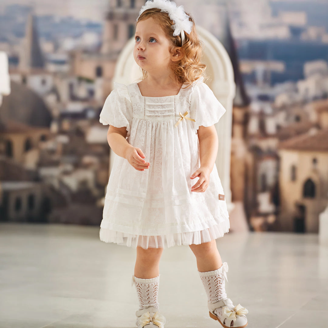 فستان صيفي للبنات الصغيرات من التول الأبيض بأكمام فقاعة وتنورة على شكل حرف A