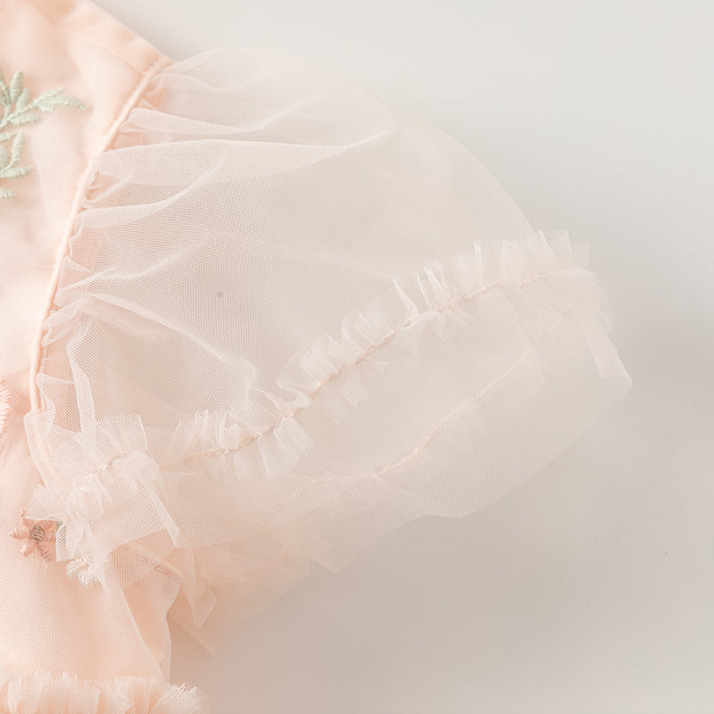 فستان صيفي للبنات الصغيرات من التول الأبيض/الوردي مزين بتطريز زهور بتصميم أميري