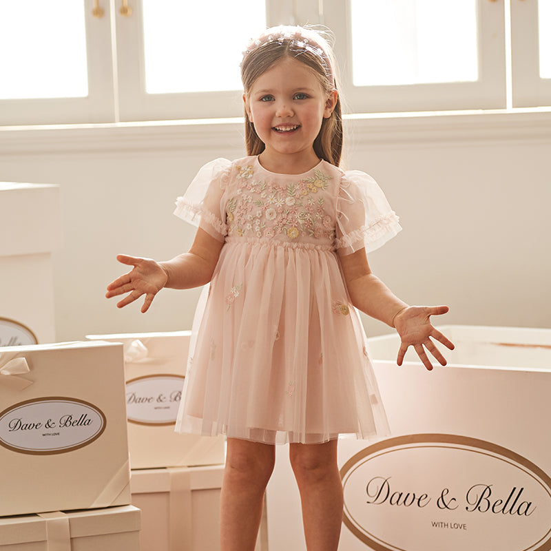 فستان صيفي للبنات الصغيرات من التول الأبيض/الوردي مزين بتطريز زهور بتصميم أميري