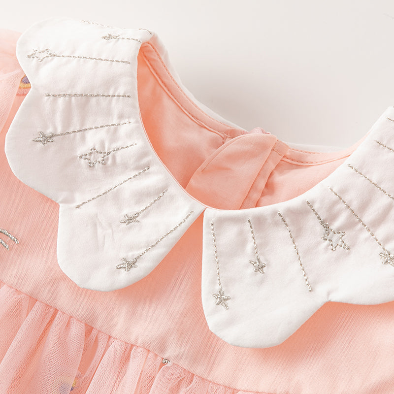 فستان صيفي للبنات الصغيرات من التول الوردي مع تطريز طفولي (يشمل حقيبة كروس)