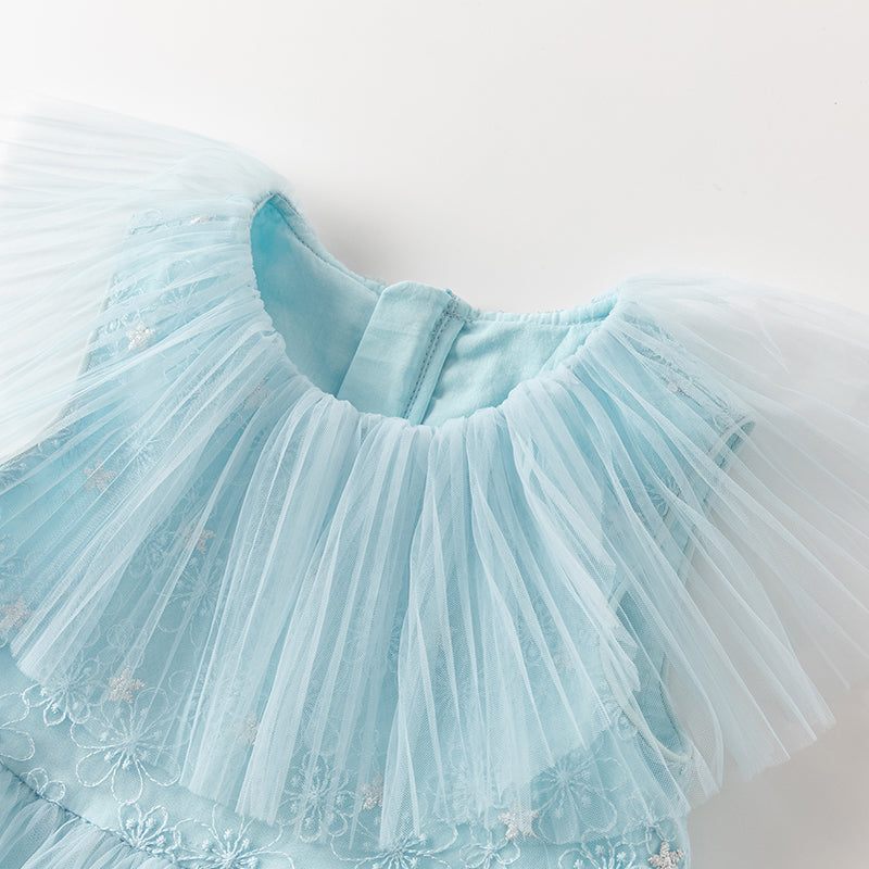 فستان بنات صيفي من التول باللون الأزرق الفاتح مع ياقة دانتيل أنيقة