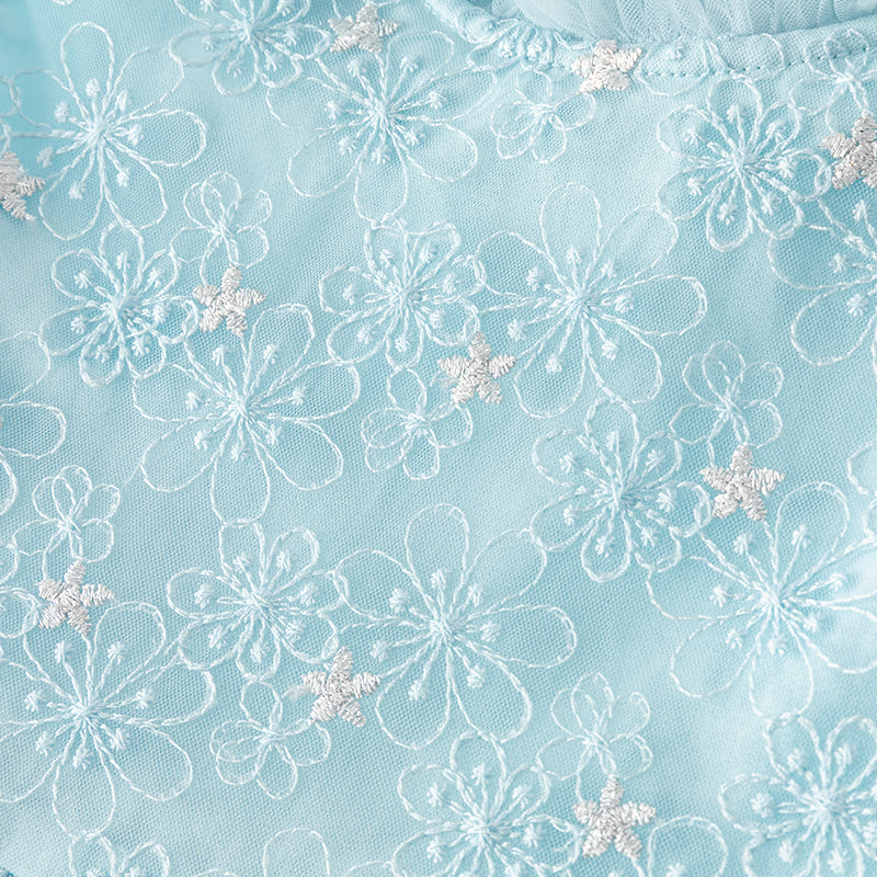 فستان بنات صيفي من التول باللون الأزرق الفاتح مع ياقة دانتيل أنيقة