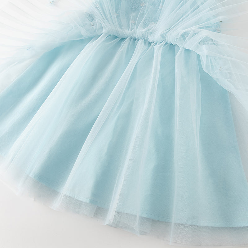 فستان بنات صيفي من التول باللون الأزرق الفاتح مع ياقة دانتيل أنيقة