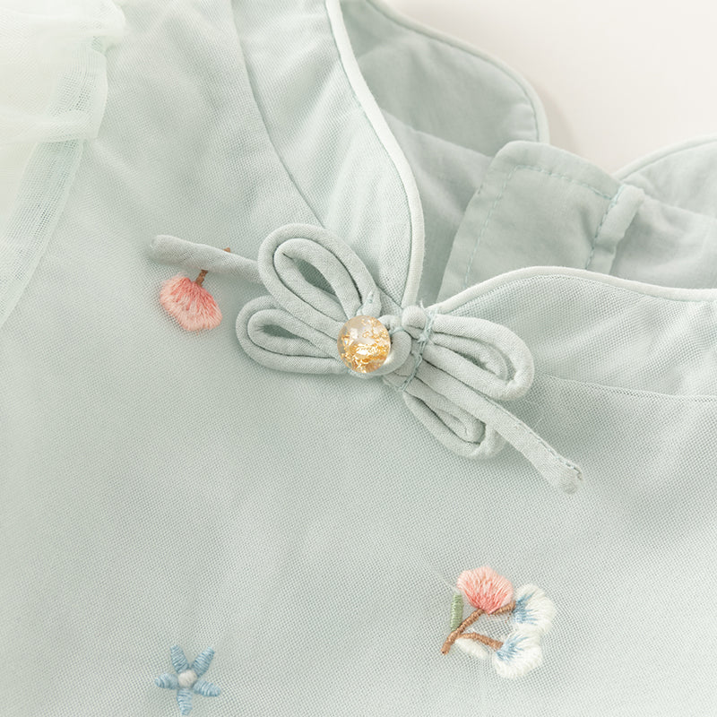 فستان بنات صيفي من التول باللون الرمادي الأزرق بأسلوب صيني عصري (يشمل حقيبة كروس)