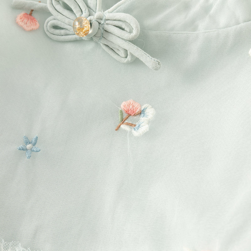 فستان بنات صيفي من التول باللون الرمادي الأزرق بأسلوب صيني عصري (يشمل حقيبة كروس)