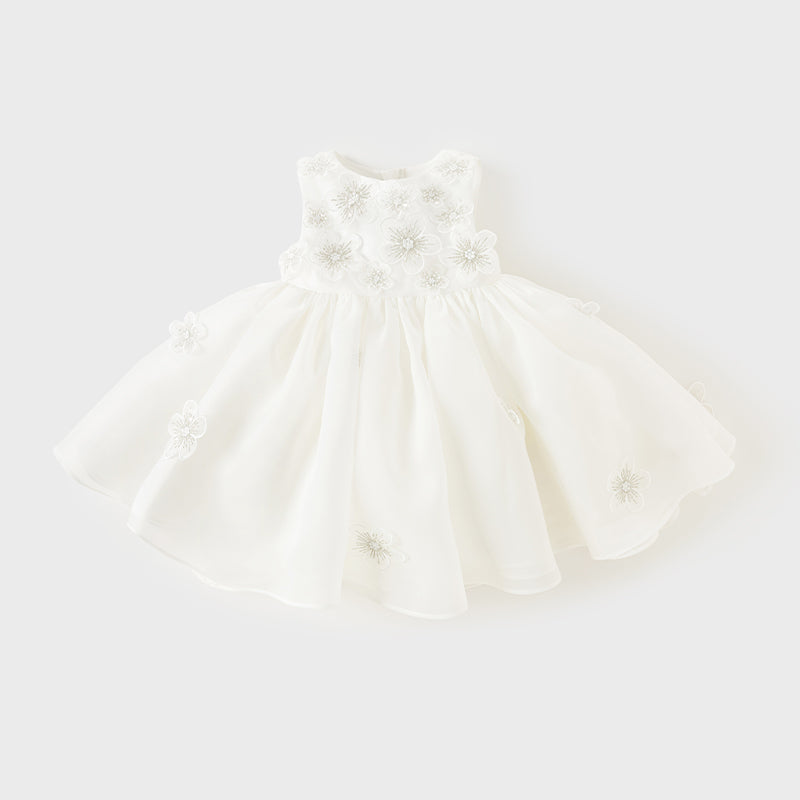 فستان صيفي فاخر للبنات الصغيرات من التول الأبيض بدون أكمام