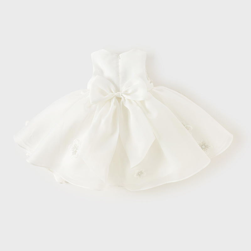 فستان صيفي فاخر للبنات الصغيرات من التول الأبيض بدون أكمام