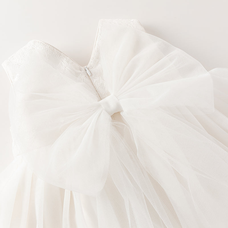 فستان بنات صيفي من التول أبيض فاتح مزين ببندلة فراشة شبكية قابلة للإزالة تصميم أميري(متضمن إكسسوار شعر)