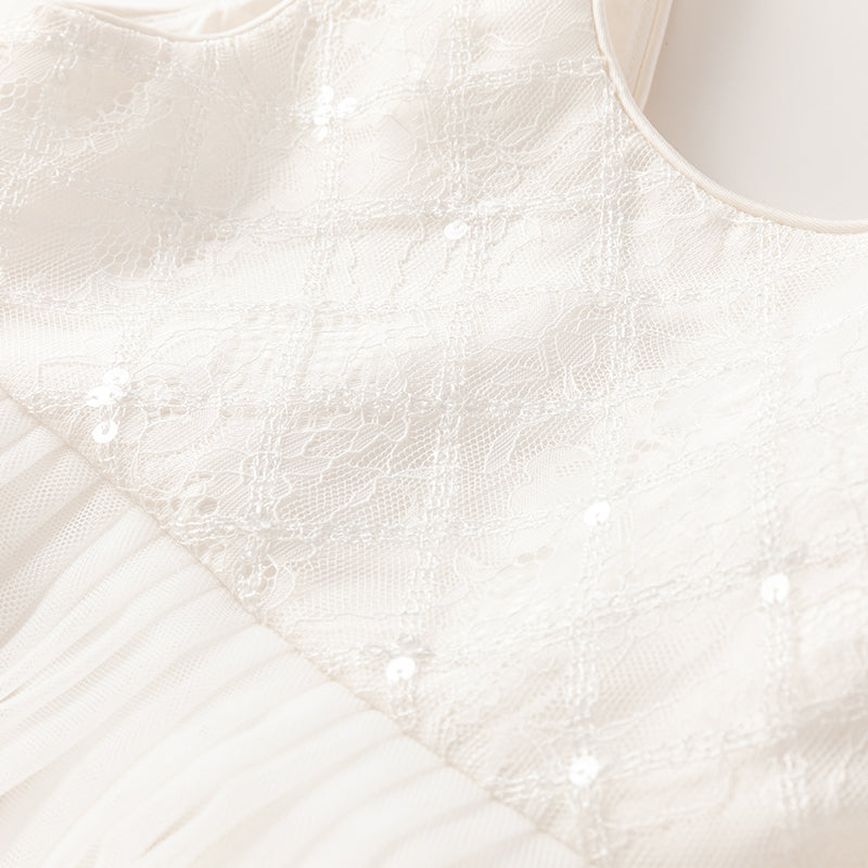 فستان بنات صيفي من التول أبيض فاتح مزين ببندلة فراشة شبكية قابلة للإزالة تصميم أميري(متضمن إكسسوار شعر)