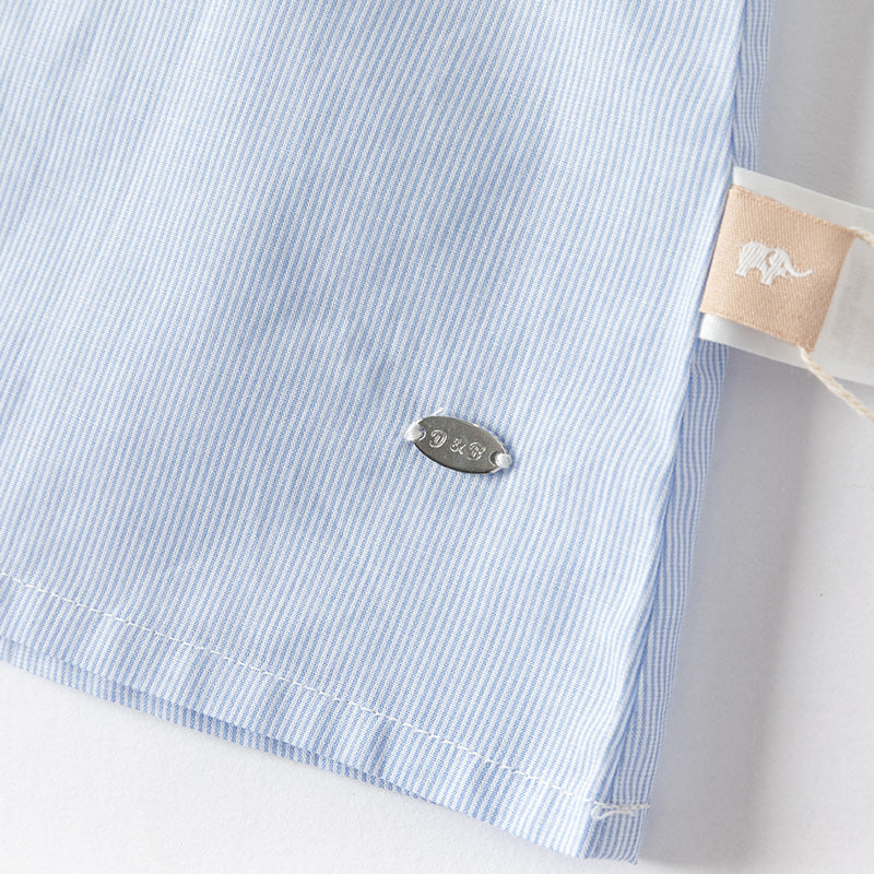 فستان بنات صيفي من القطن باللون الأزرق الفاتح مع خطوط مخططة بأسلوب عطلة