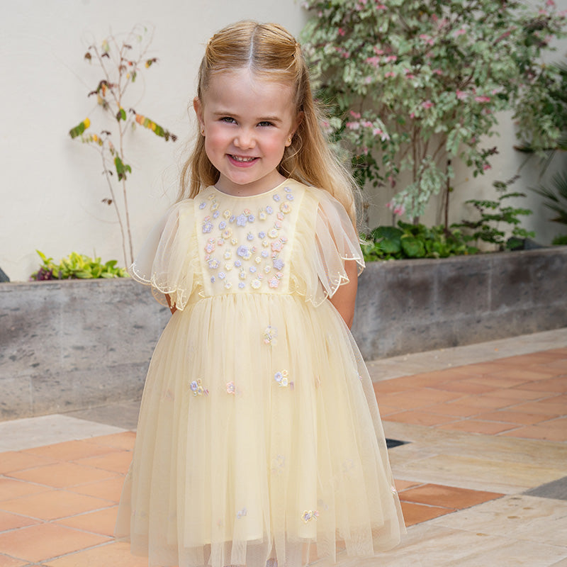 فساتين أميرات صيفية مطرزة باللون الأصفر للبنات الصغيرات