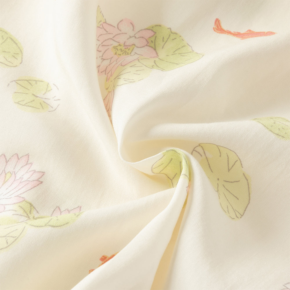 فستان بنات صيفي أخضر بياقة تشيباو وأكمام كاب بطبعة اللوتس وأسماك كوي بأسلوب صيني