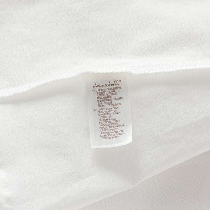 فستان أميرة شبكي بدون أكمام مع فراشات حالمة باللون الأبيض لفتيات صغيرات في الصيف