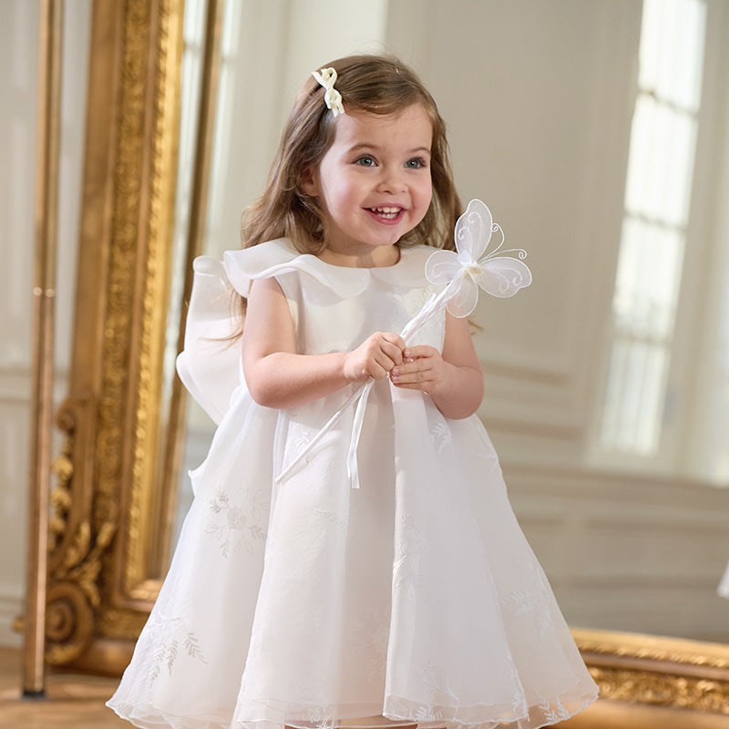 فستان أميرة شبكي بدون أكمام مع فراشات حالمة باللون الأبيض لفتيات صغيرات في الصيف