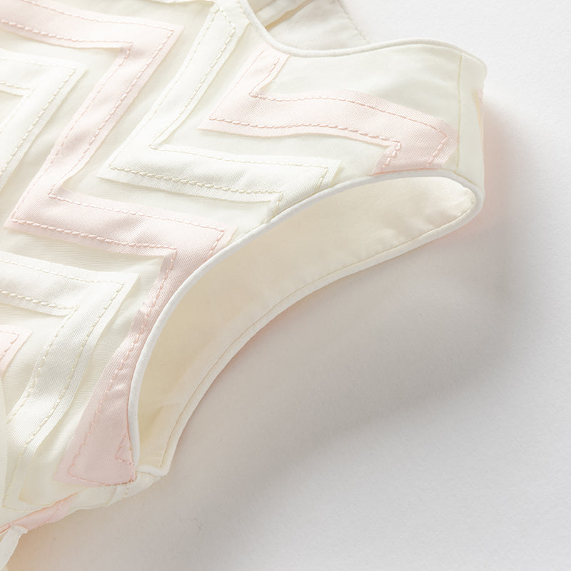 فستان صيفي للبنات الصغيرات من التول باللون الأصفر بدون أكمام مزين بالزهور