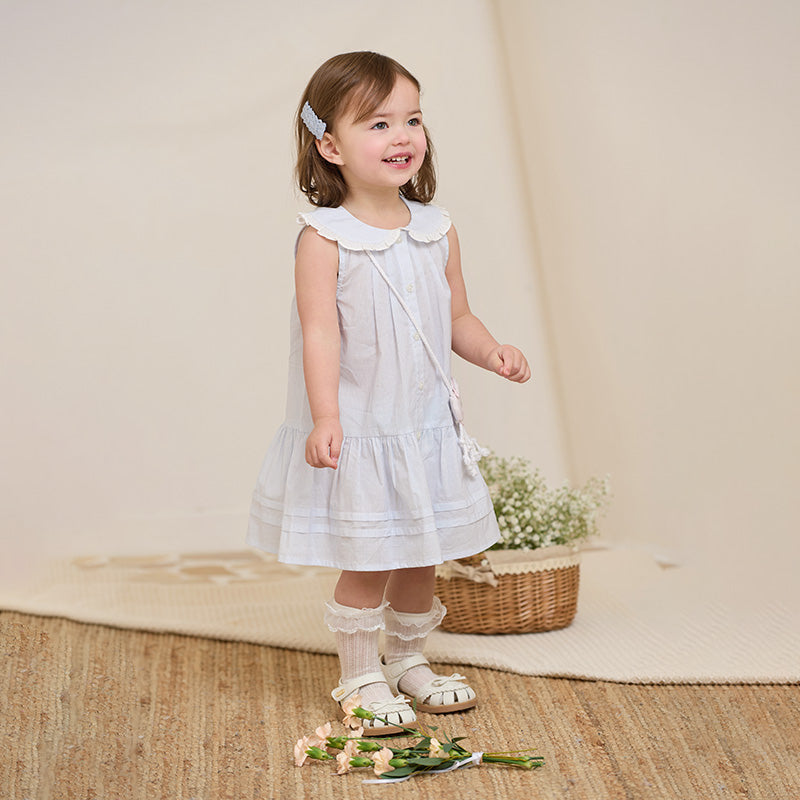 فستان بنات صيفي من القطن بدون أكمام مخطط بالأزرق والأبيض (يشمل حقيبة كروس)