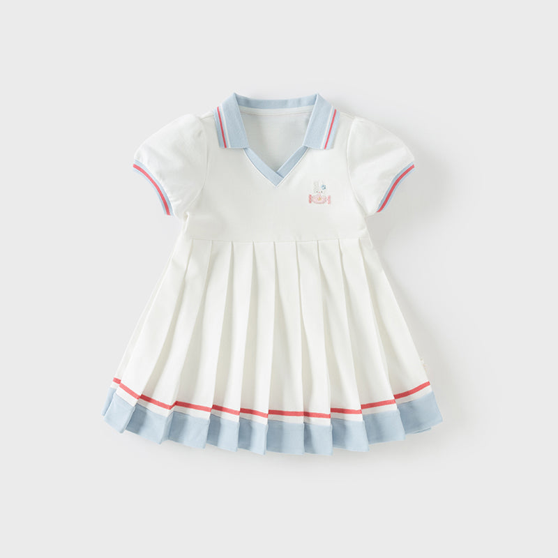 فستان بنات صيفي أبيض بياقة بولو، أسلوب رياضي