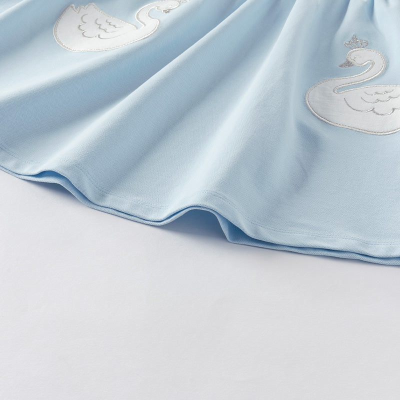 فستان بنات صيفي من القطن بأكمام منفوشة باللون الأزرق الفاتح مع تطريز بجعة، أسلوب لطيف