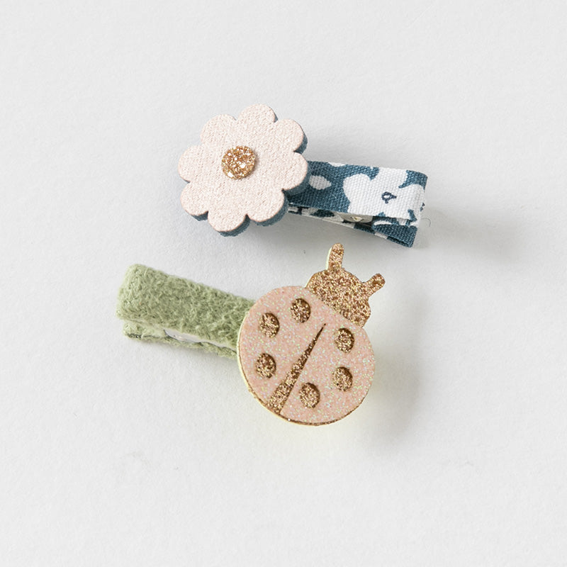 مجموعة مشابك شعر للبنات الصغيرات بطابع كرتوني – 4 تصاميم (يونيكورن / فراشة / دعسوقة / أرنب) من القماش مع لمسات لامعة