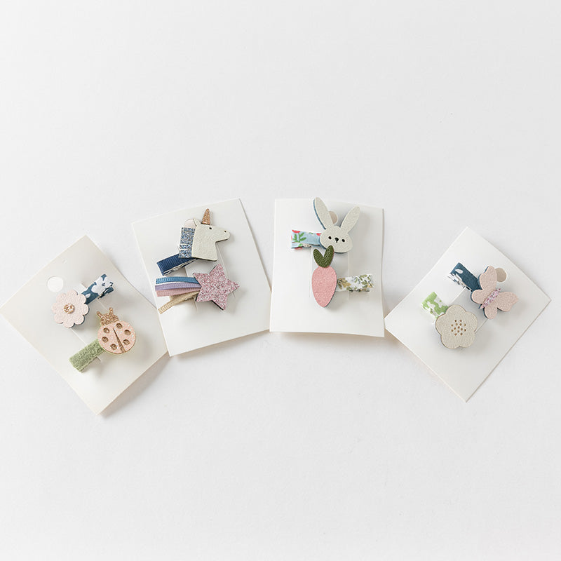 مجموعة مشابك شعر للبنات الصغيرات بطابع كرتوني – 4 تصاميم (يونيكورن / فراشة / دعسوقة / أرنب) من القماش مع لمسات لامعة