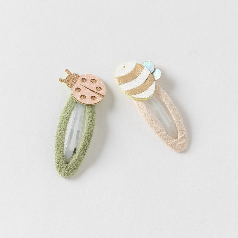 طقم مشابك شعر للبنات الصغيرات – 4 تصاميم (آيس كريم / زهور / أقحوان / نحلة) إكسسوارات شعر قماشية مع لمسات لامعة للأطفال