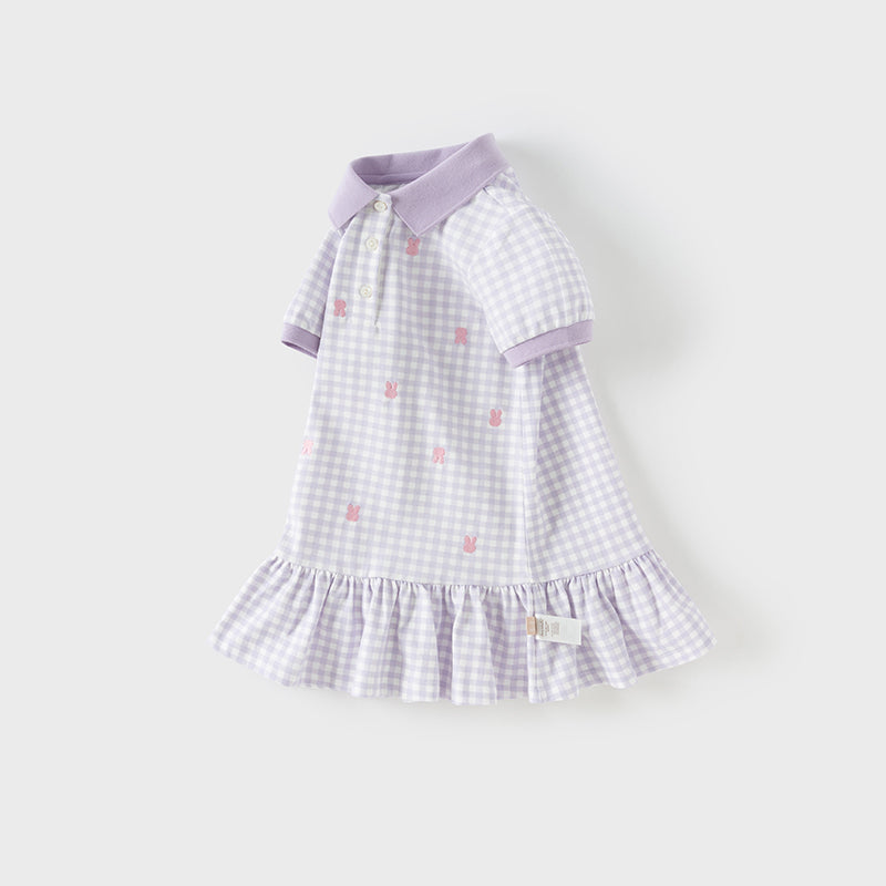 فستان بنات صيفي من القطن بياقة بولو باللون البنفسجي الفاتح مع تصميم رياضي