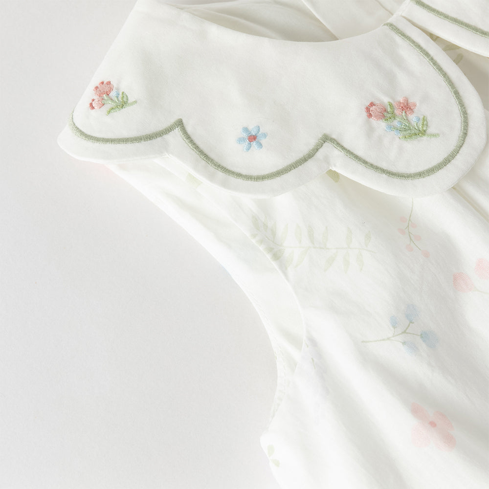 فستان بنات صيفي بدون أكمام بطبعة زهور وياقة بيتر بان بتصميم حافة منتفخة بأسلوب لطيف