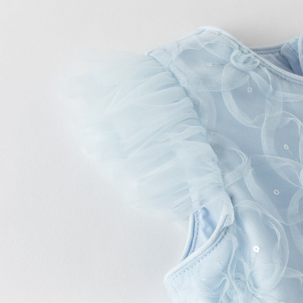 فستان بنات صيفي أزرق بدون أكمام من التول بأسلوب أميرة مع زخارف زهور وكشكش