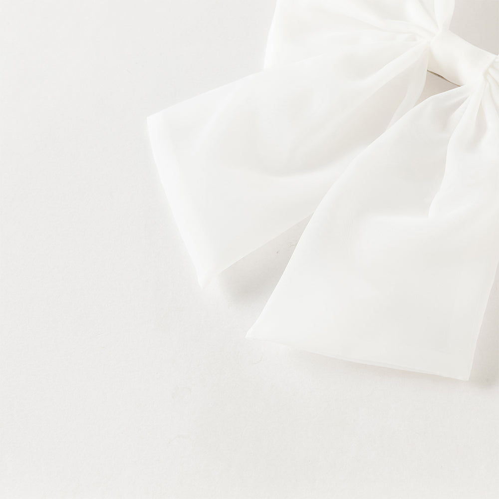 فستان بنات صيفي أبيض من التول بتطريز زهور وأكمام قصيرة (مع مشبك شعر بفيونكة متطابقة)