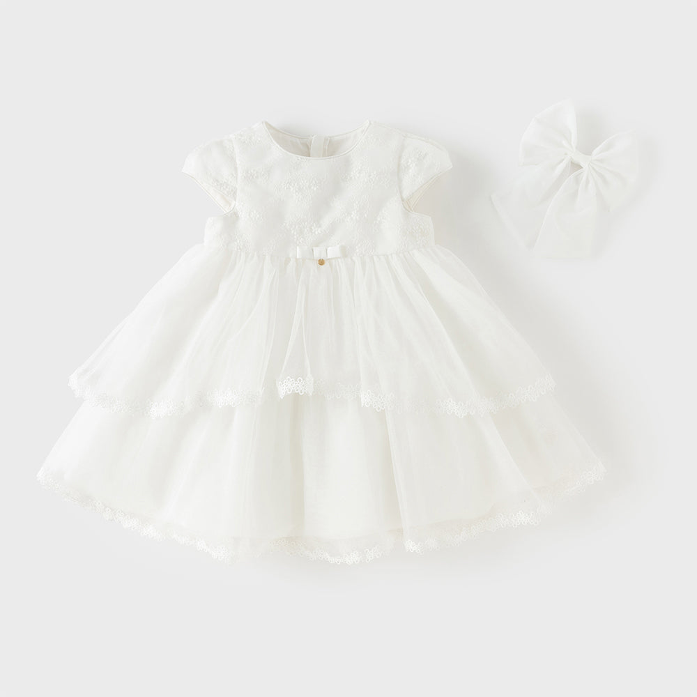 فستان بنات صيفي أبيض من التول بتطريز زهور وأكمام قصيرة (مع مشبك شعر بفيونكة متطابقة)