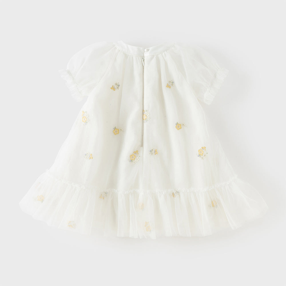 فستان بنات صيفي من التول بلون بيج ووردي فاتح بياقة تشيباو وأكمام قصيرة مع تطريز زهور بأسلوب أميرة