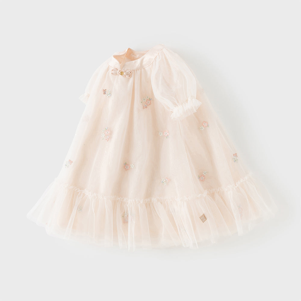 فستان بنات صيفي من التول بلون بيج ووردي فاتح بياقة تشيباو وأكمام قصيرة مع تطريز زهور بأسلوب أميرة