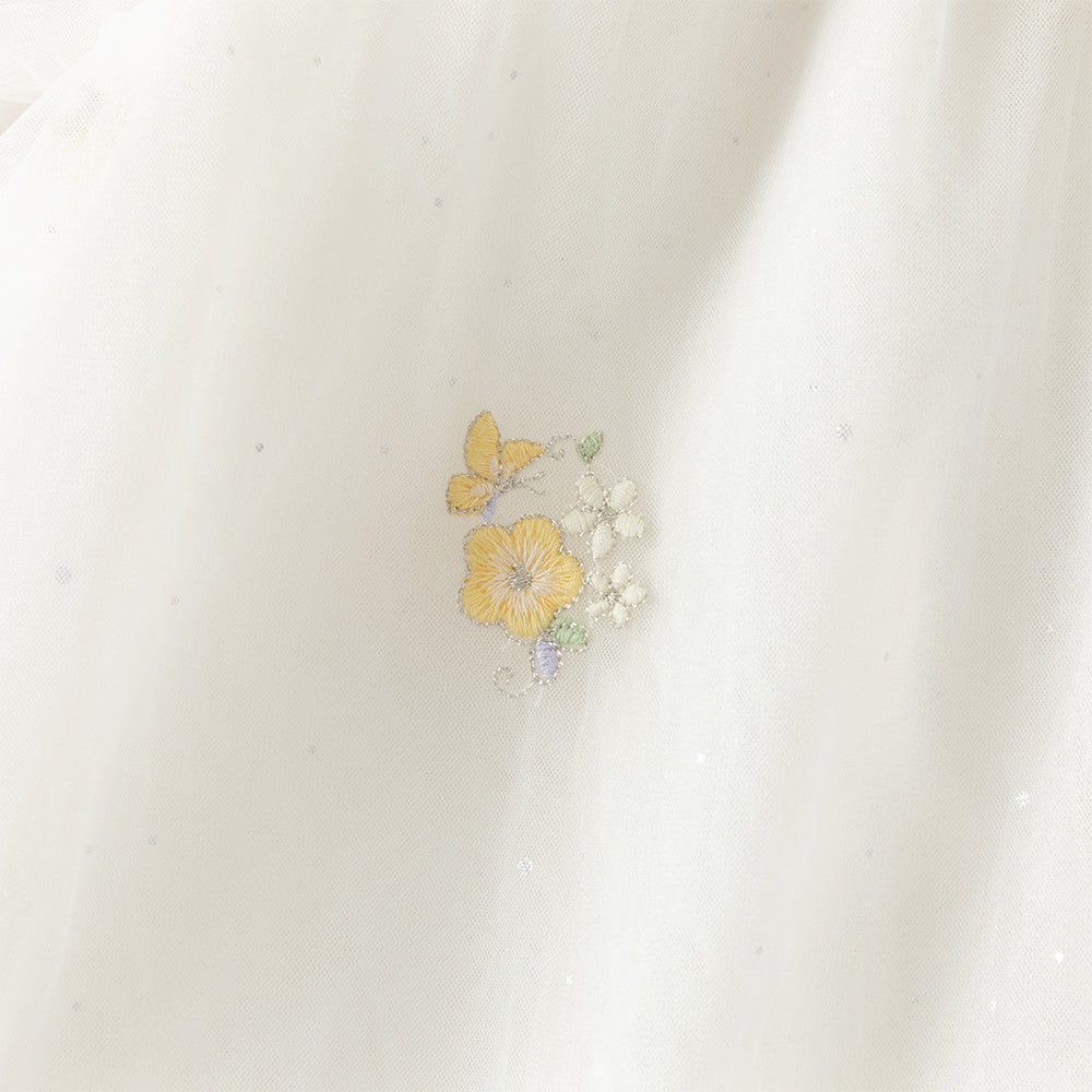 فستان بنات صيفي من التول بلون بيج ووردي فاتح بياقة تشيباو وأكمام قصيرة مع تطريز زهور بأسلوب أميرة