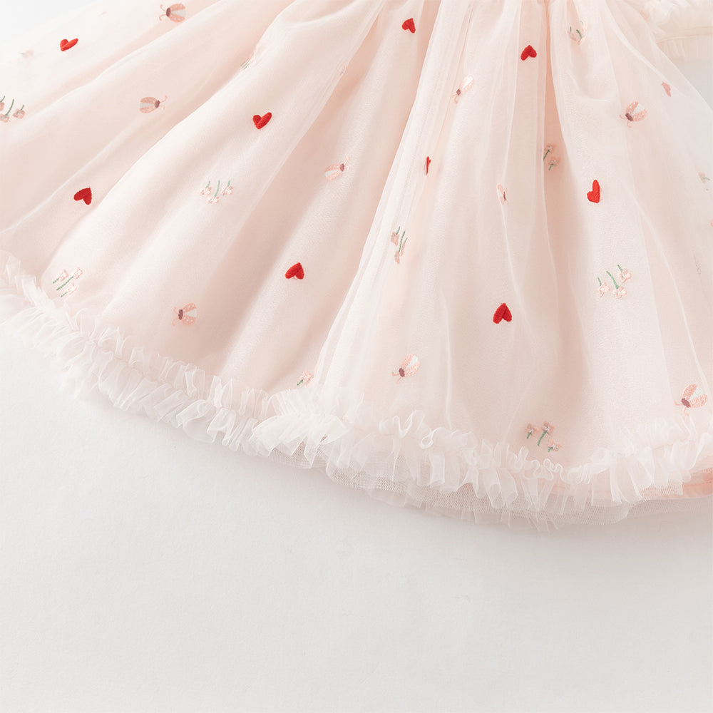 فستان بنات صيفي وردي من التول بتطريز قلوب وزهور (مع حقيبة كروس بودي متطابقة)